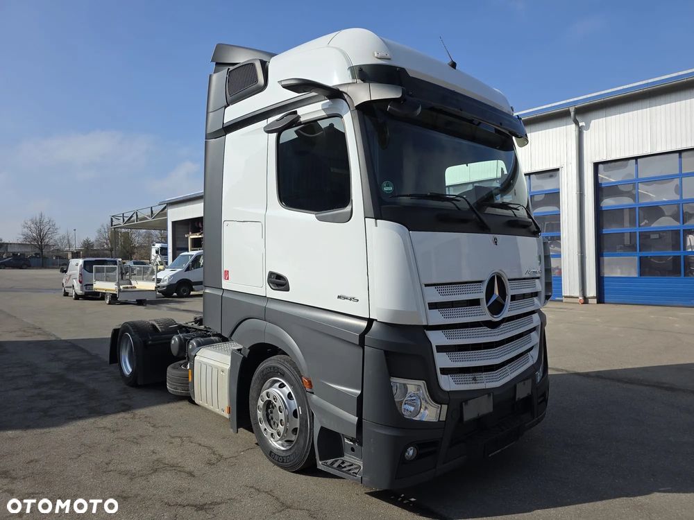 Mercedes-Benz 1845 Mega !!! - 1