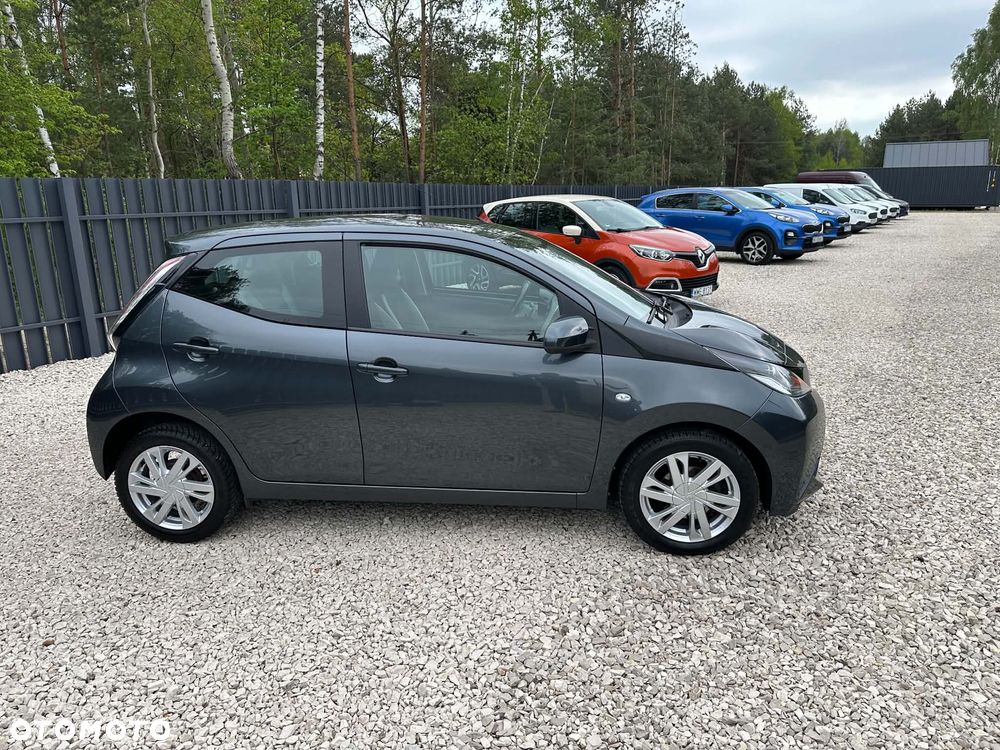 Toyota Aygo x-clusiv - 2