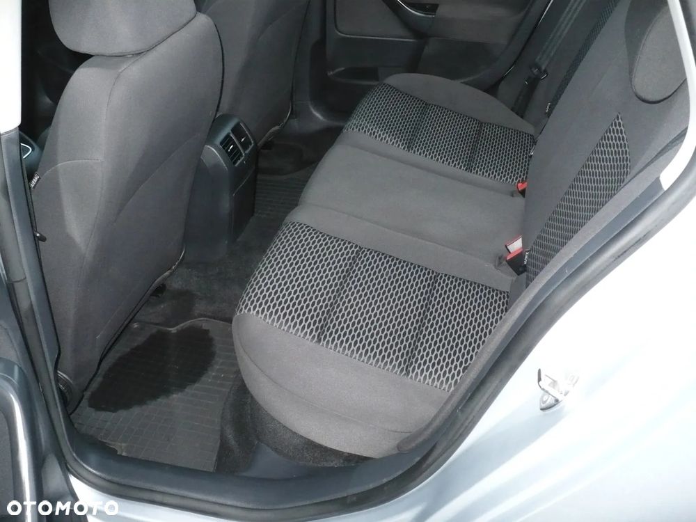 Volkswagen Golf 1.6 Team - 14
