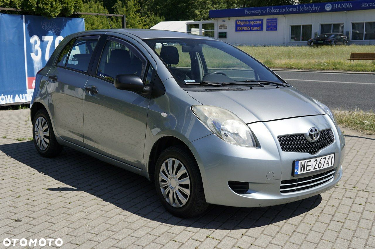 Toyota Yaris - 1