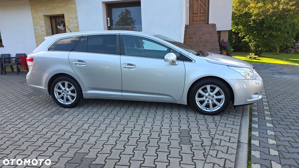 Toyota Avensis 2.0 Executive - 10