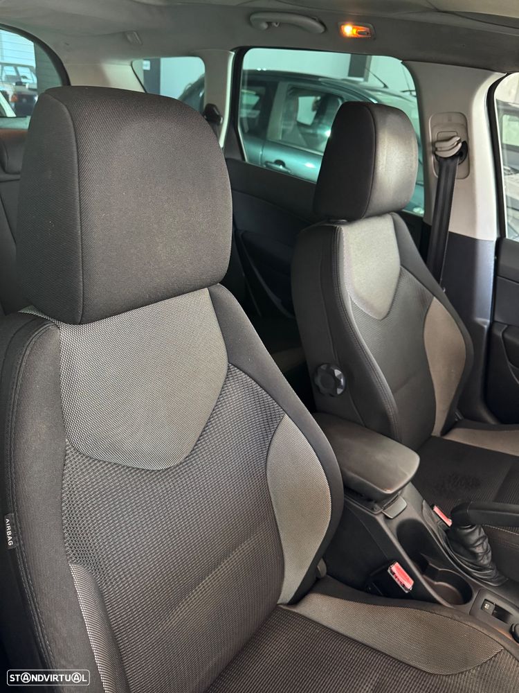 Peugeot 308 SW 1.6 HDi Executive - 17