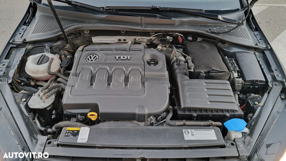 Volkswagen Golf 2.0 TDI BlueMotion Technology Lounge - 19