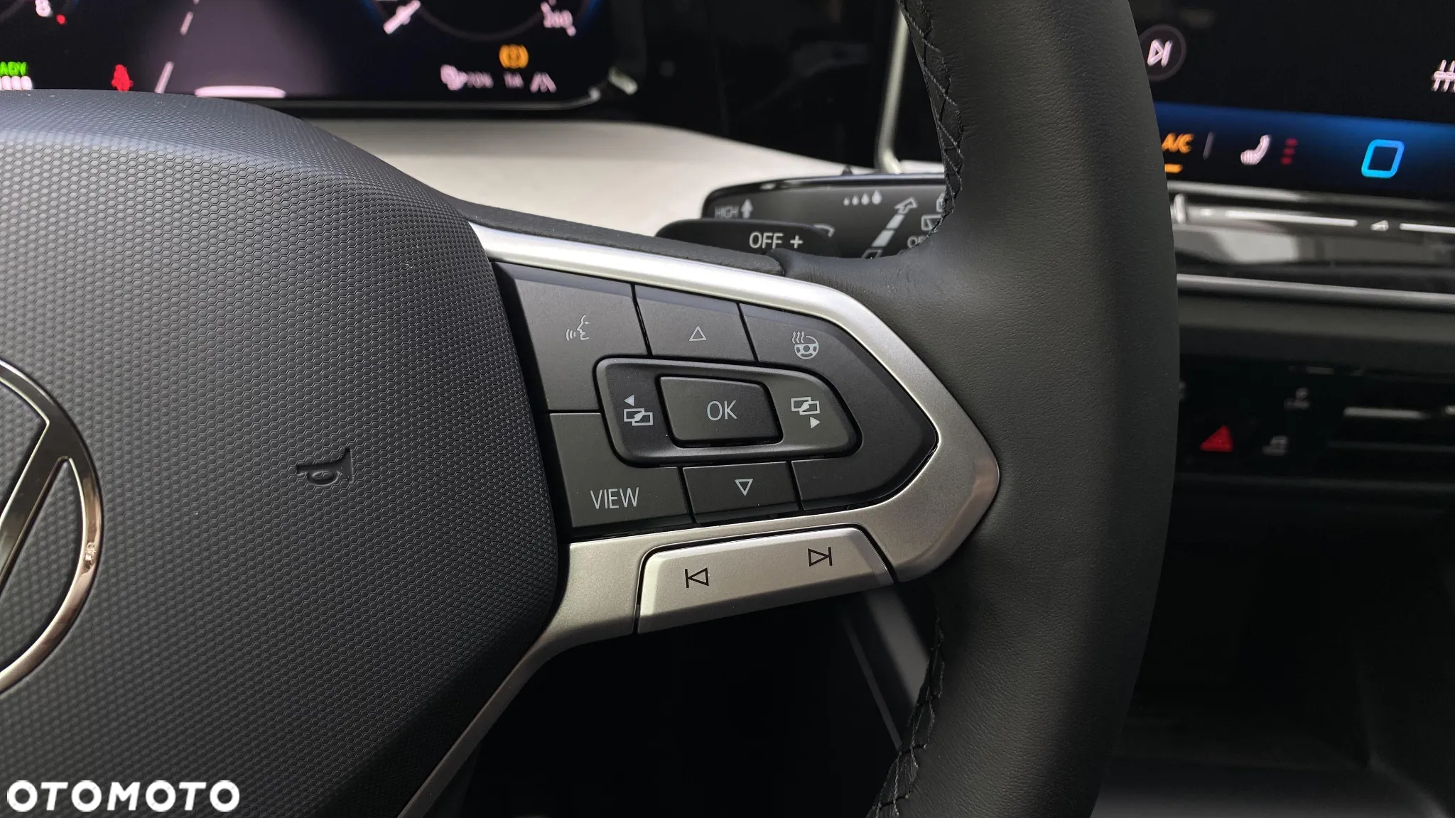 Volkswagen Golf - 12