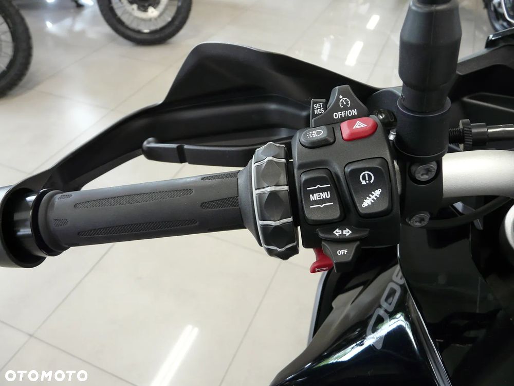 BMW XR - 16