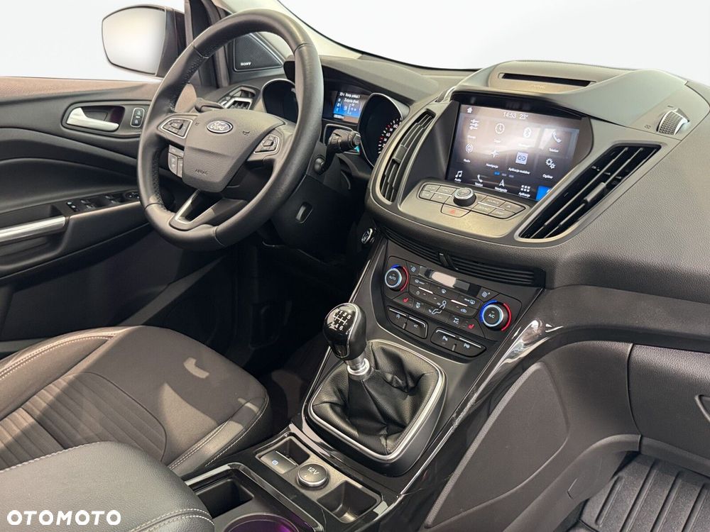 Ford Kuga - 19