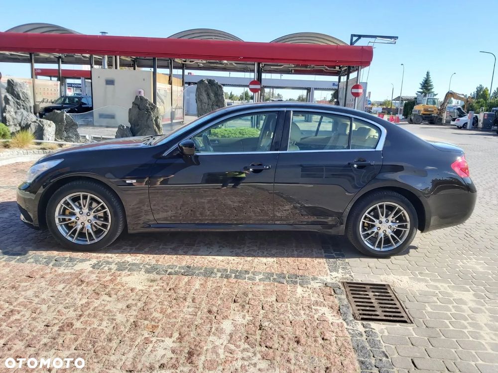 Infiniti G G37 AWD - 2