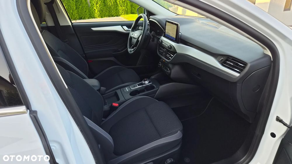 Ford Focus 1.5 EcoBlue Start-Stopp-System TITANIUM DESIGN - 9