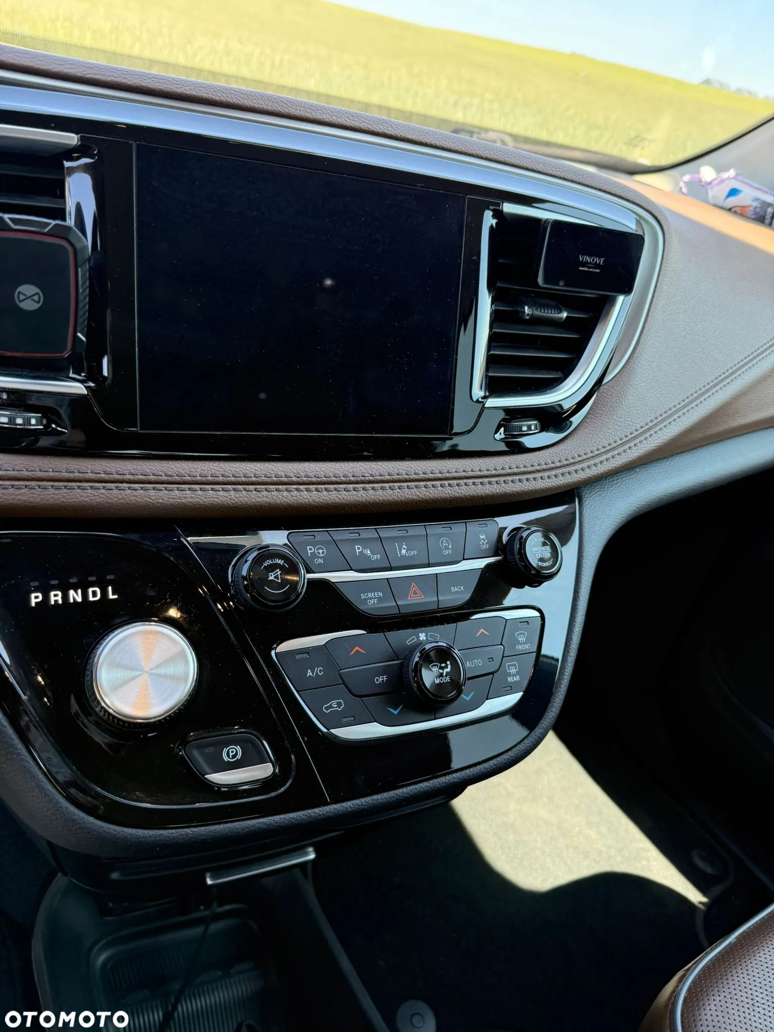 Chrysler Pacifica - 10