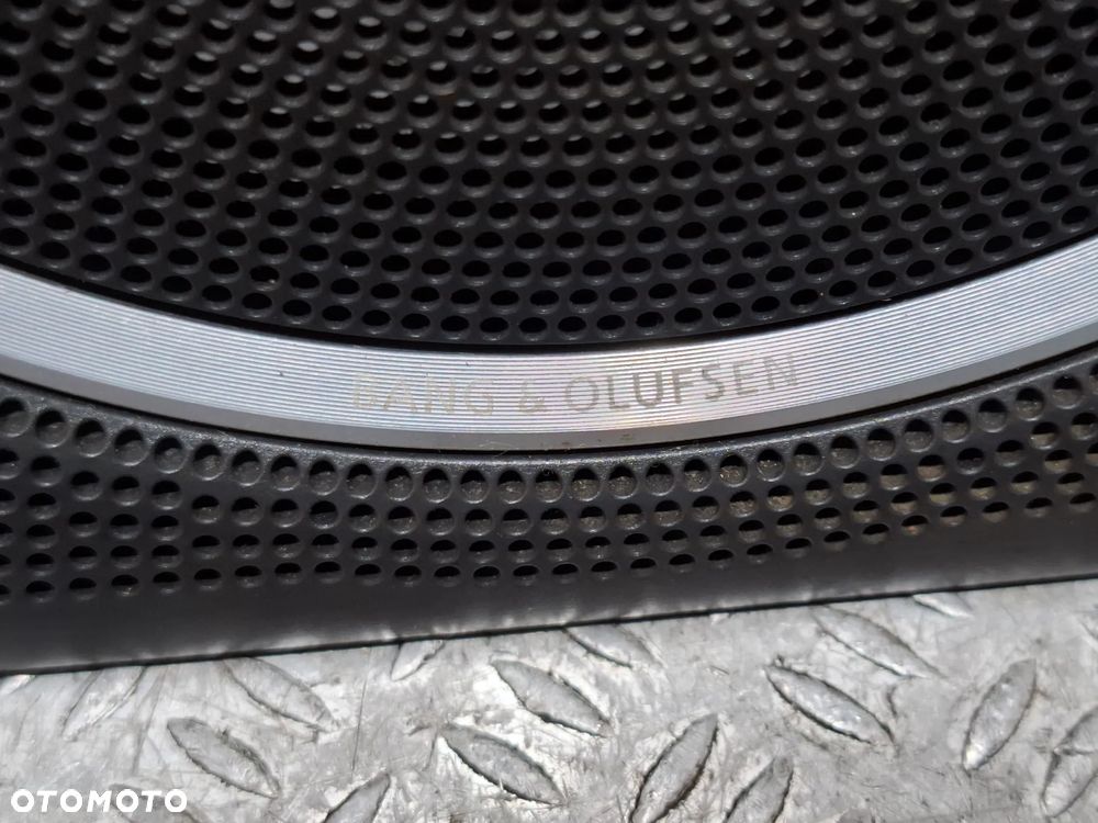 Maskownica głośnika boczka prawy przód Audi A4 B8 lift  2013 rok nr 8K0035420A Bang-Olufsen - 2