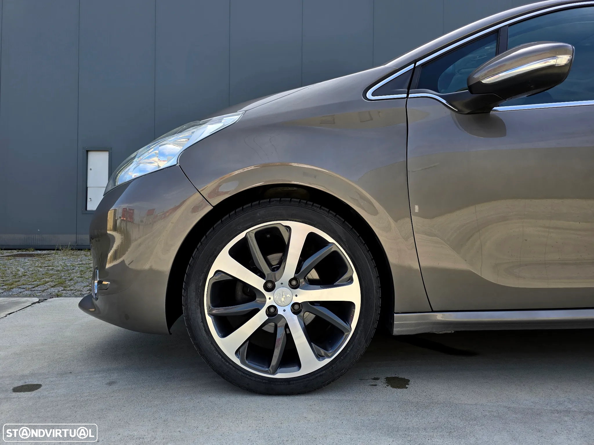 Peugeot 208 1.6 e-HDi Allure - 2