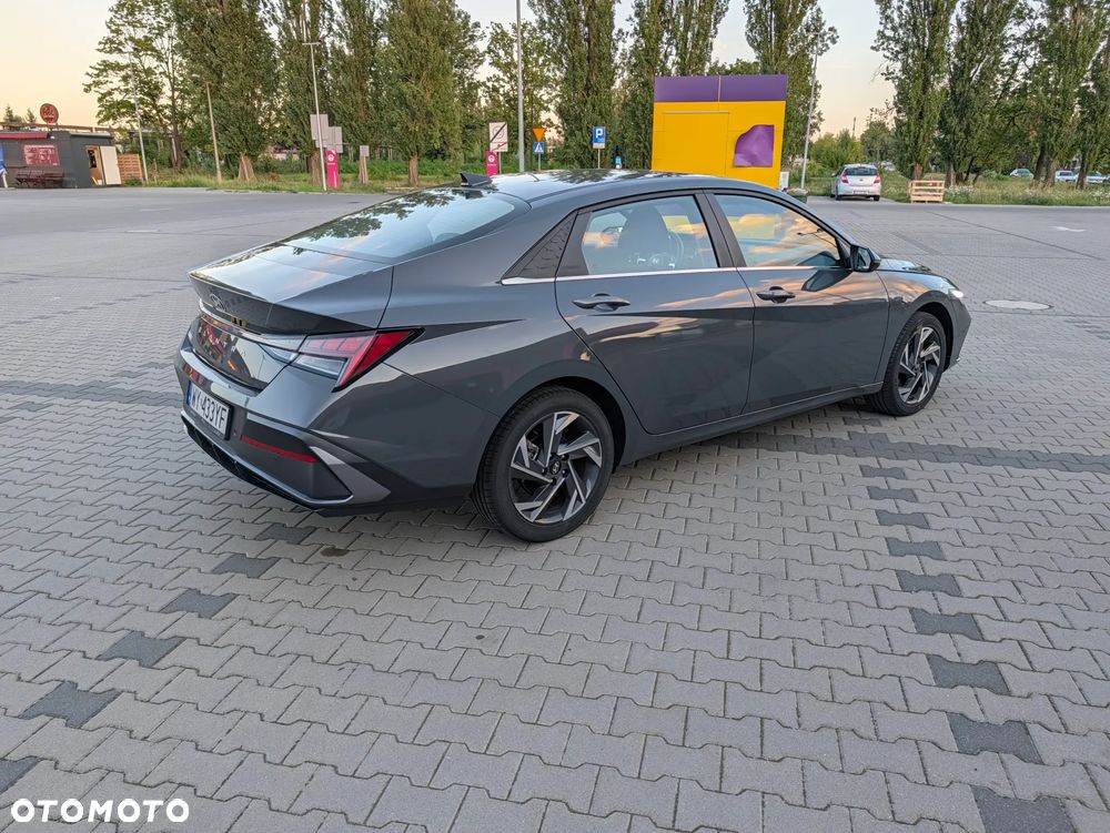 Hyundai Elantra 1.6 Smart CVT - 3