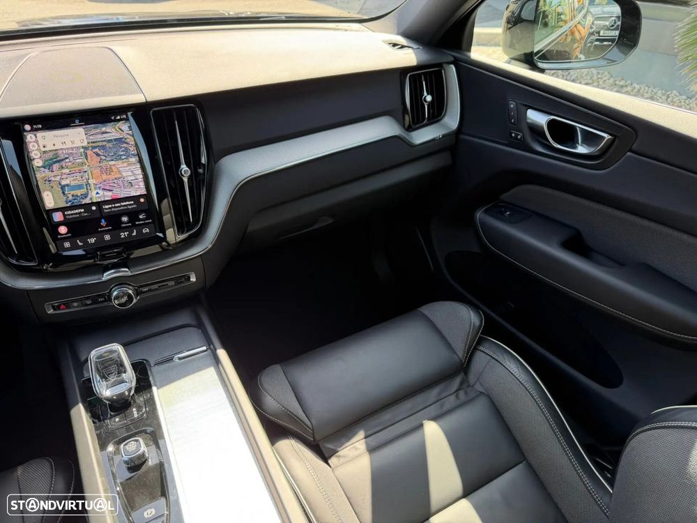 Volvo XC 60 2.0 T6 PHEV Black Edition - 31