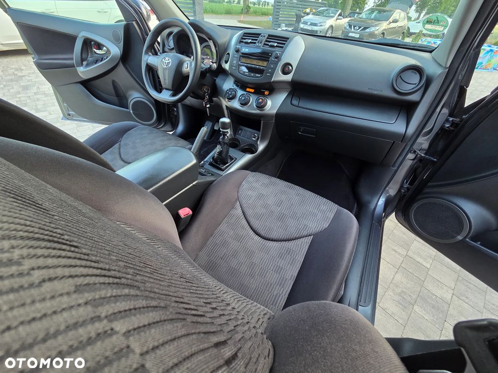 Toyota RAV4 2.2 D-4D 4x2 - 14