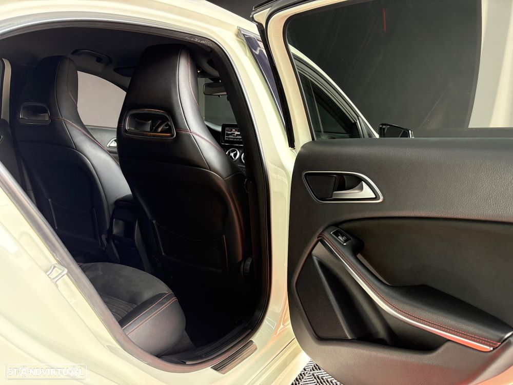 Mercedes-Benz A 200 CDI AMG Line - 37