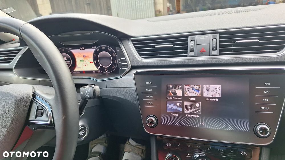 Skoda Superb 2.0 TDI SCR 4x4 Style DSG - 11