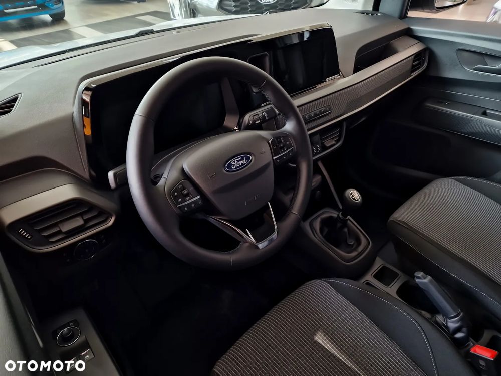 Ford Transit Courier - 8