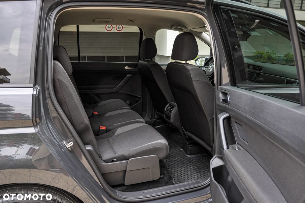 Volkswagen Touran - 13