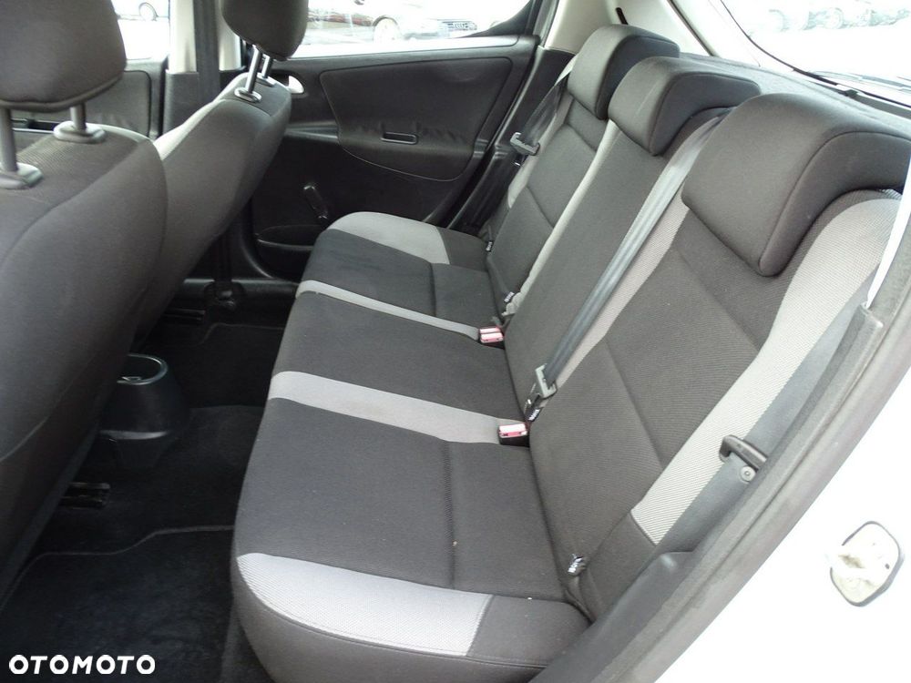 Peugeot 207 - 12