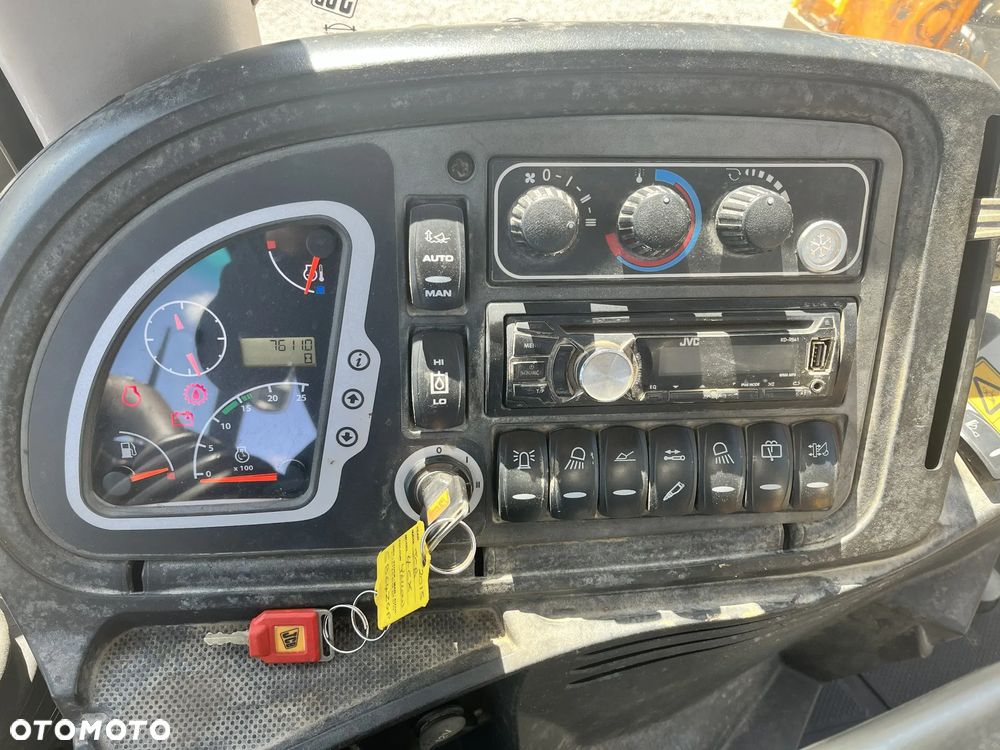 JCB 4CX - 7