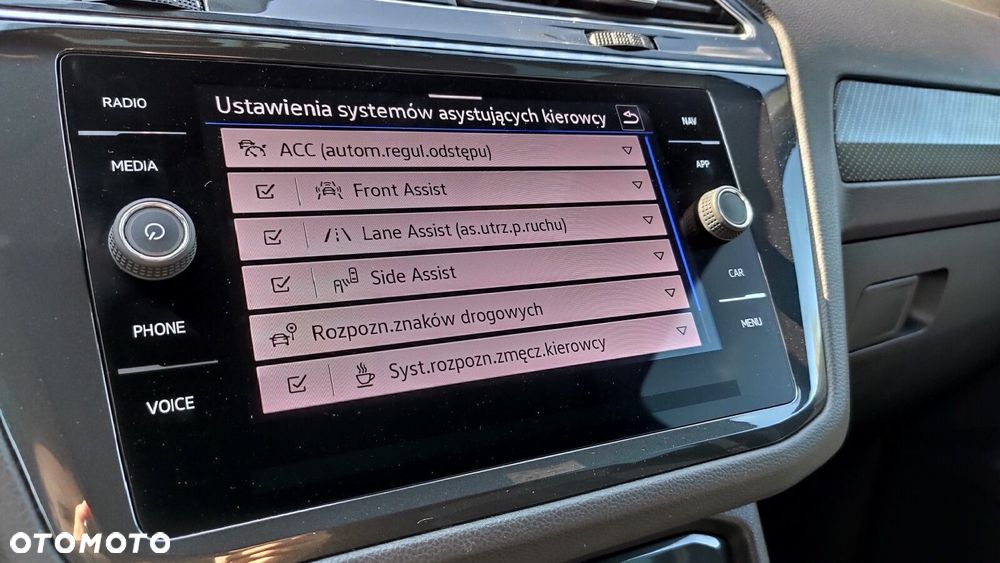 Volkswagen Tiguan - 24