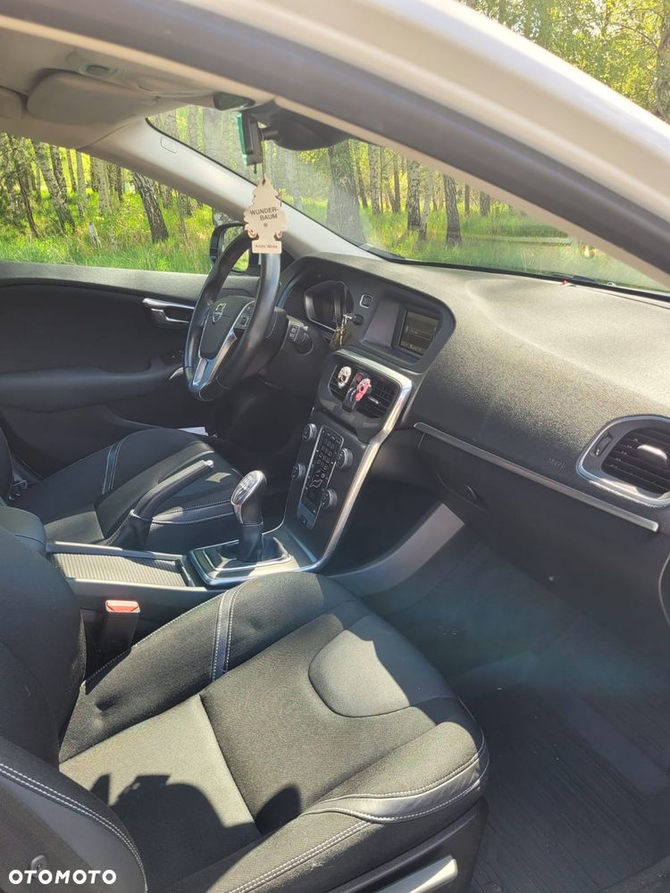 Volvo V40 D3 R Design - 5