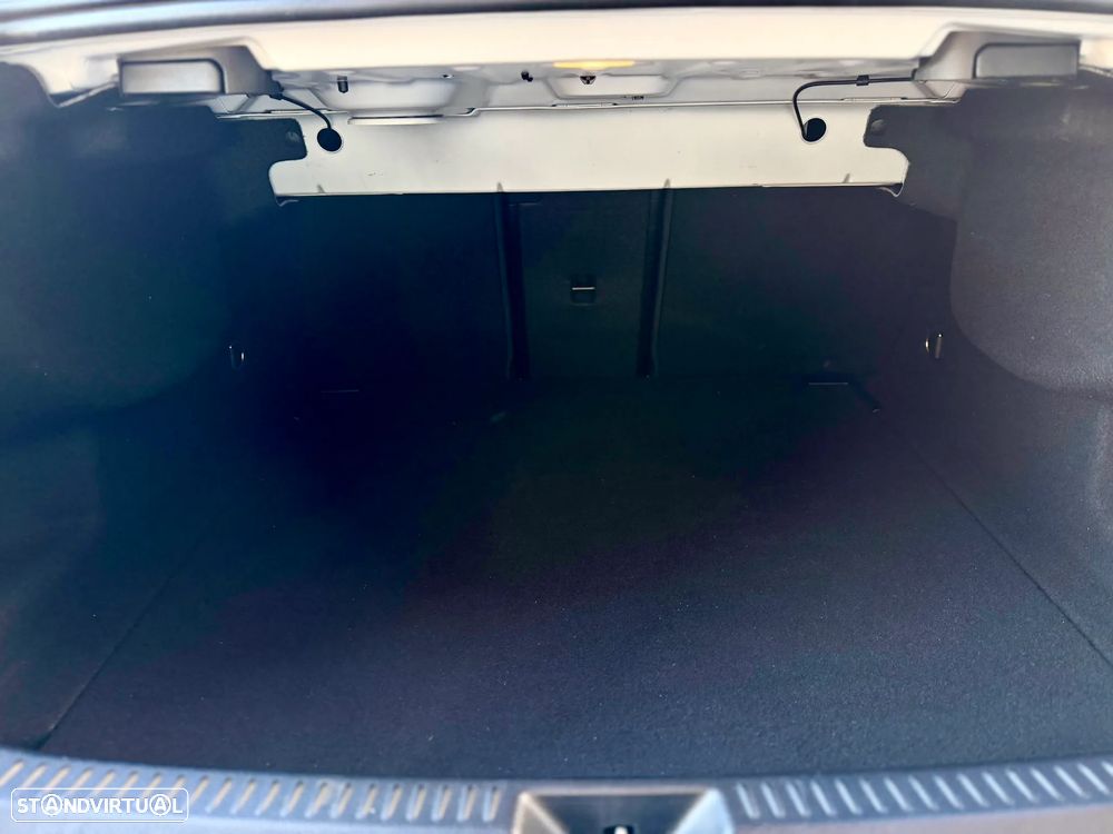 Mercedes-Benz A 180 Limousine d AMG Line Aut. - 28