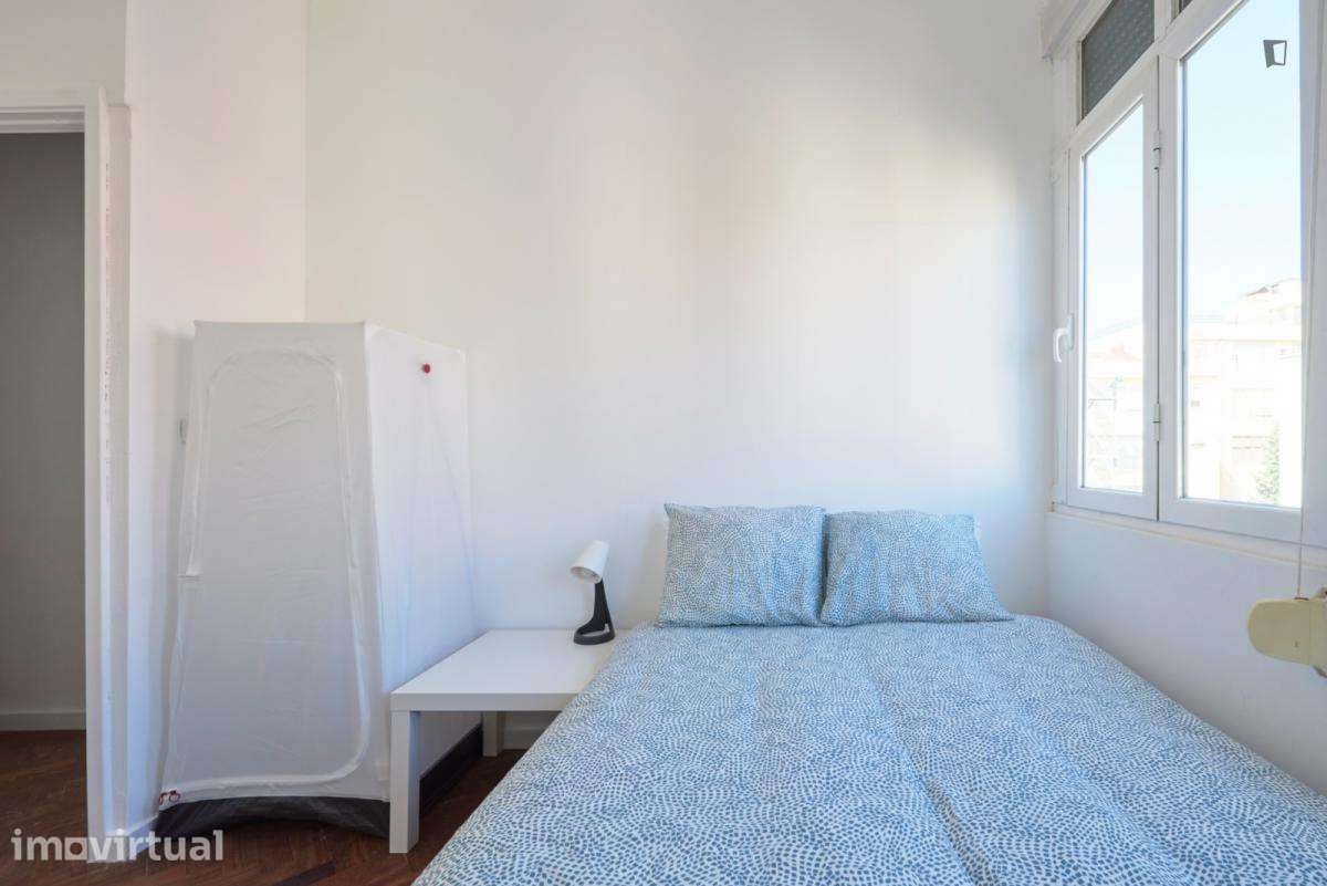 Quarto - localizado em Marquês de Pombal Lisbon - Grande imagem: 3/12