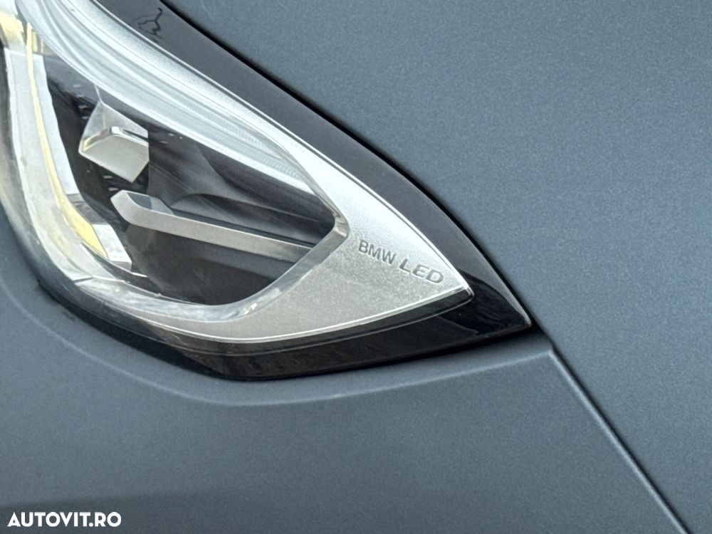 BMW Seria 3 330i AT - 12