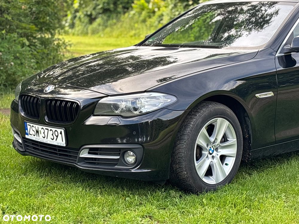 BMW Seria 5 525d xDrive - 8