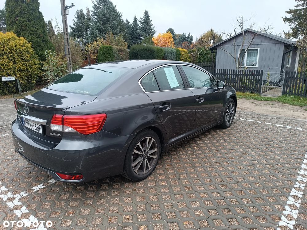 Toyota Avensis 2014 photo 2