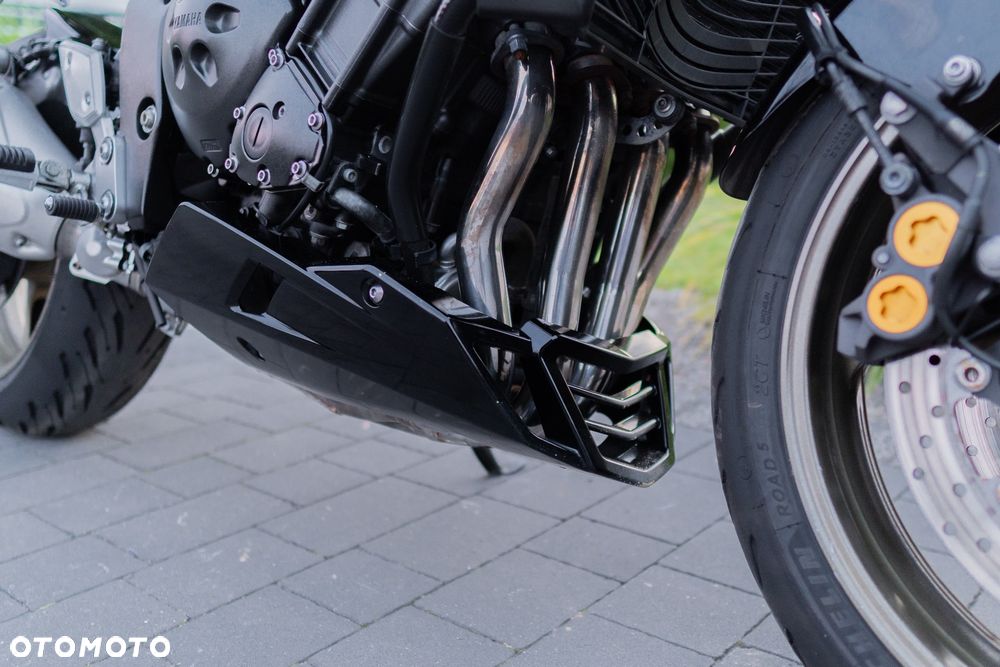 Yamaha FZ - 13