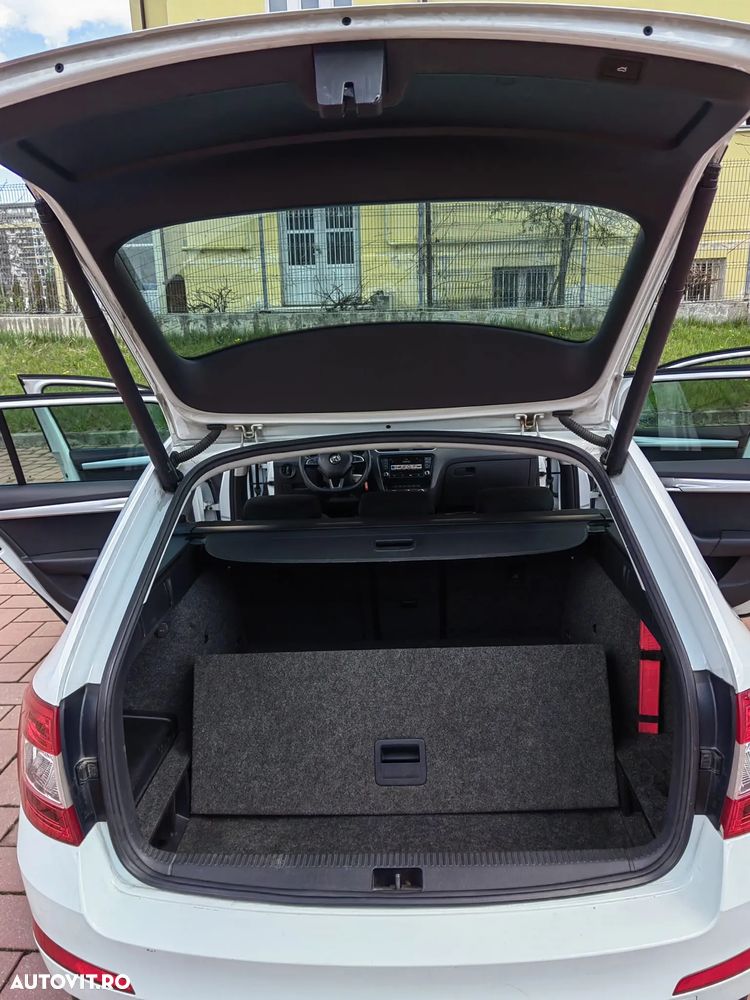 Skoda Octavia 2.0 TDI DSG Ambition - 12