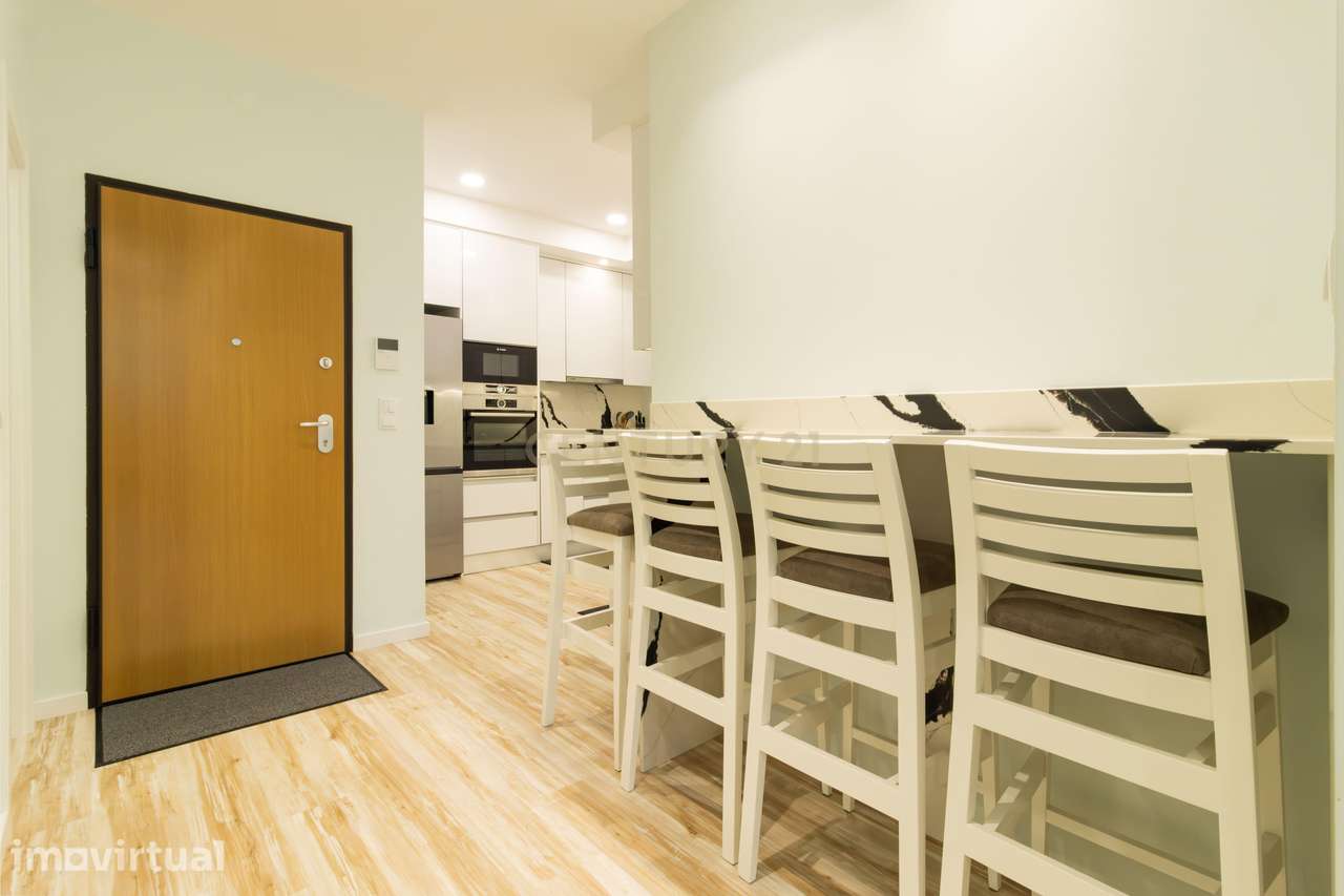 Apartamento T3 Renovado em Fátima | 200m do Santuário | Yield 8-9% | A - Grande imagem: 2/25