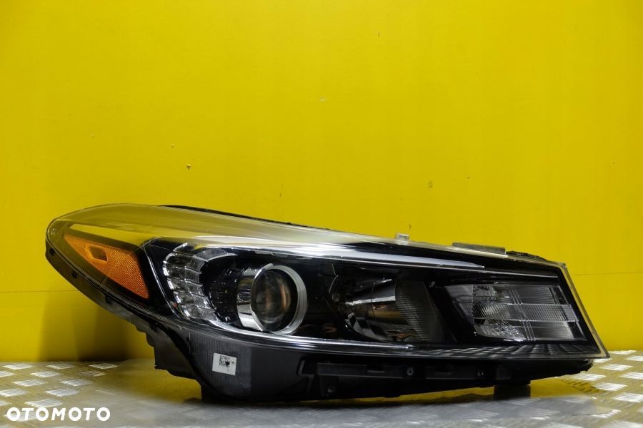 KIA CERATO FORTE 2017 2018- REFLEKTOR LAMPA ZWYKŁA LED USA - 1