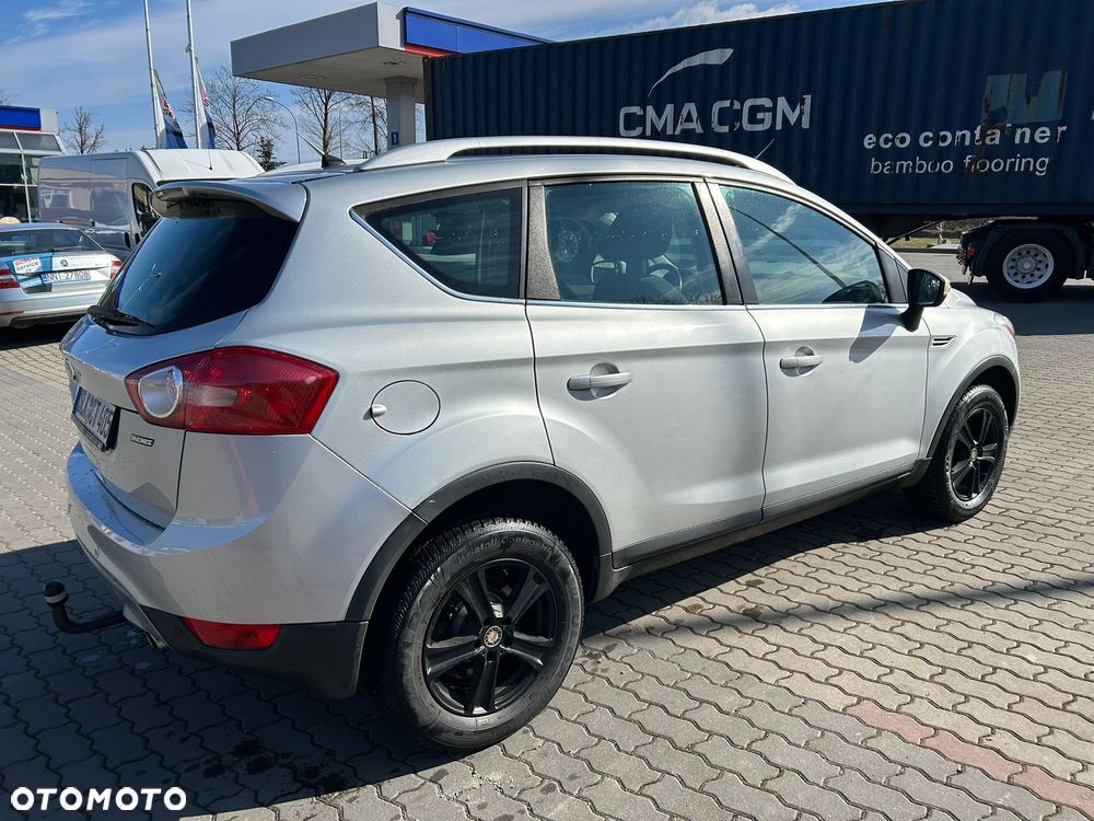 Ford Kuga 2.0 TDCi 2x4 Titanium - 14