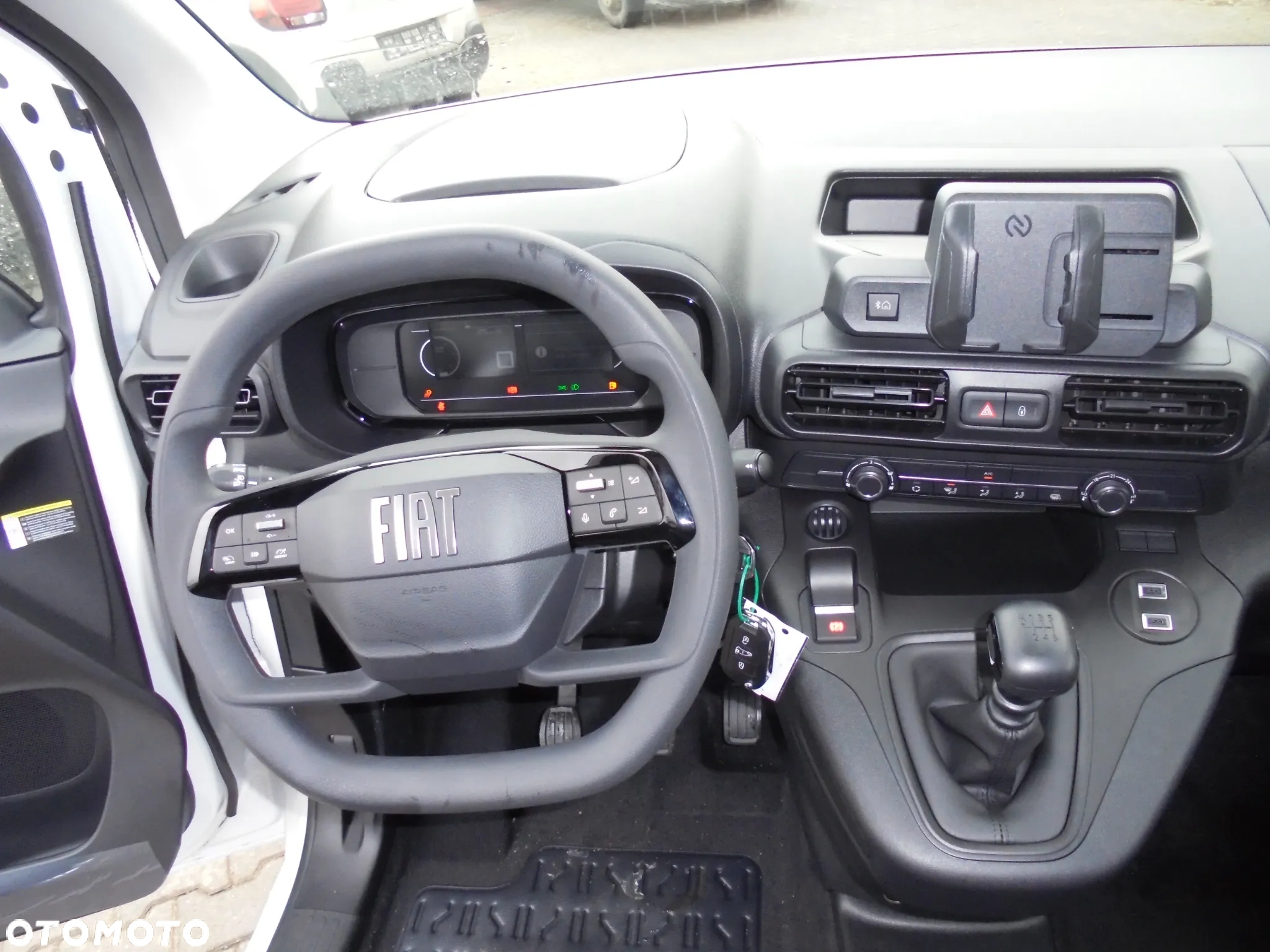 Fiat BlueHDi 1.5, 100 KM, S&S MT - wersja krótka - 6