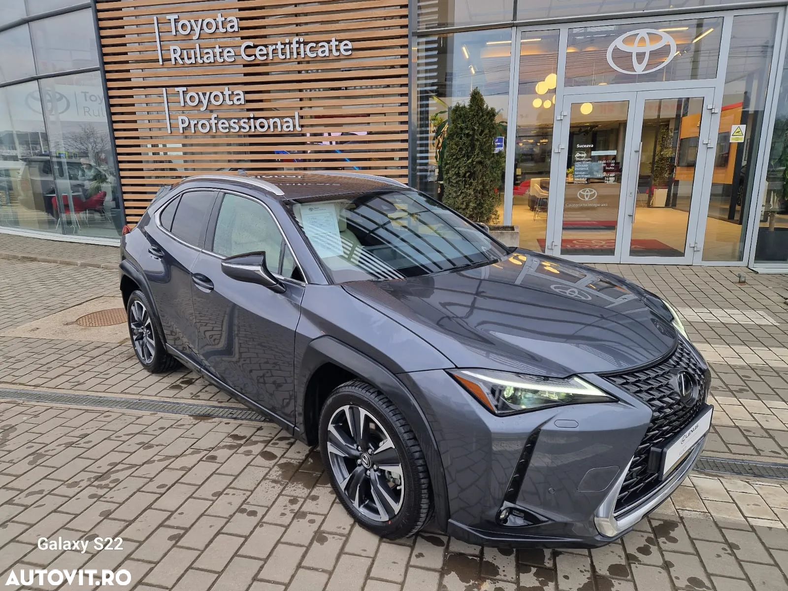 Lexus UX 250h 2.0L HEV 20H- (178 HP) 4X4 CVT Executive - 1