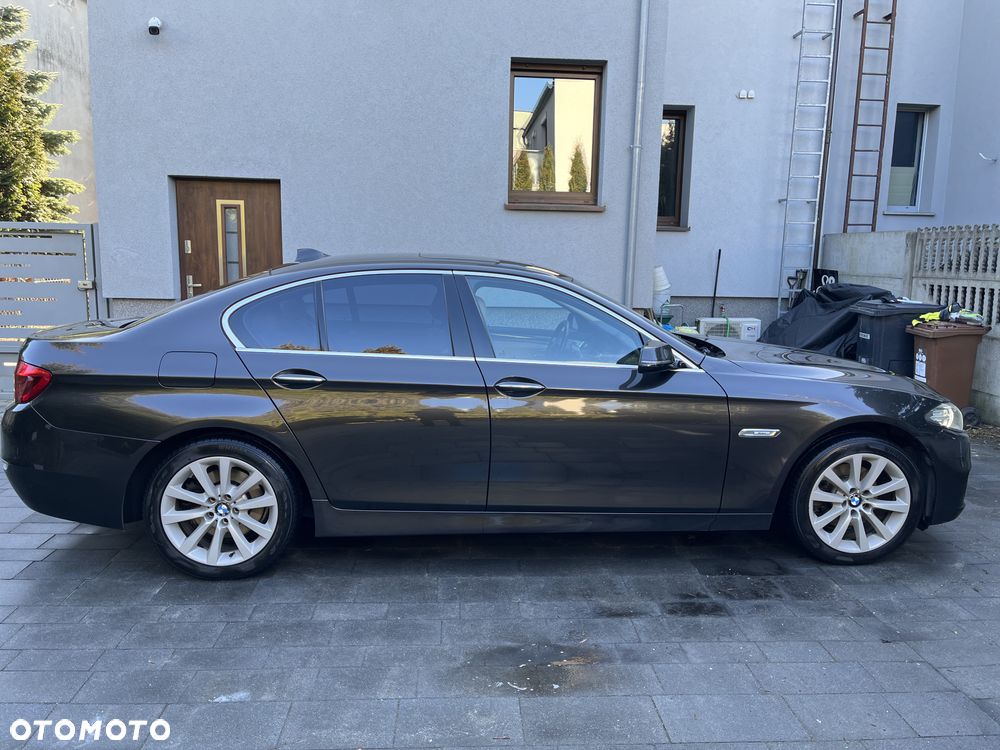 BMW Seria 5 520d xDrive Modern Line - 12