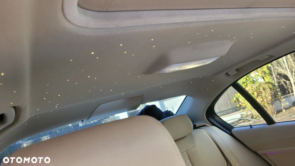 BMW Seria 3 328i xDrive - 14