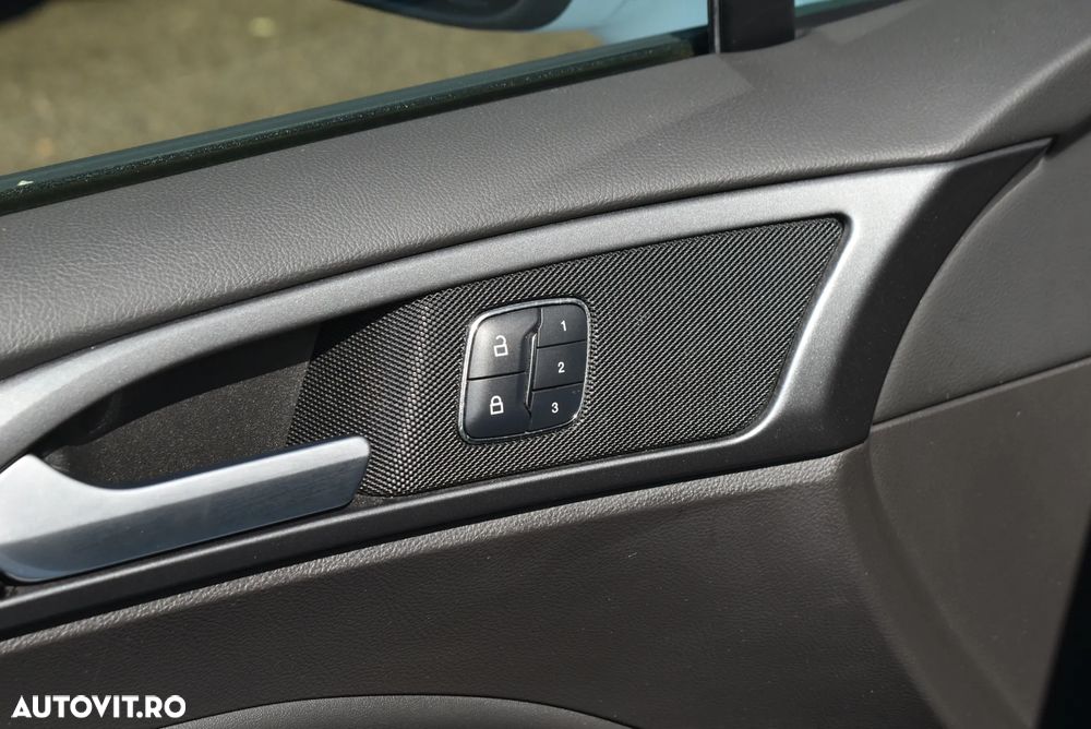 Ford Mondeo 2.0 EcoBoost Titanium - 11