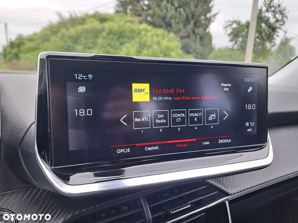Peugeot 2008 1.2 Pure Tech GPF Allure S&S EAT6 - 28