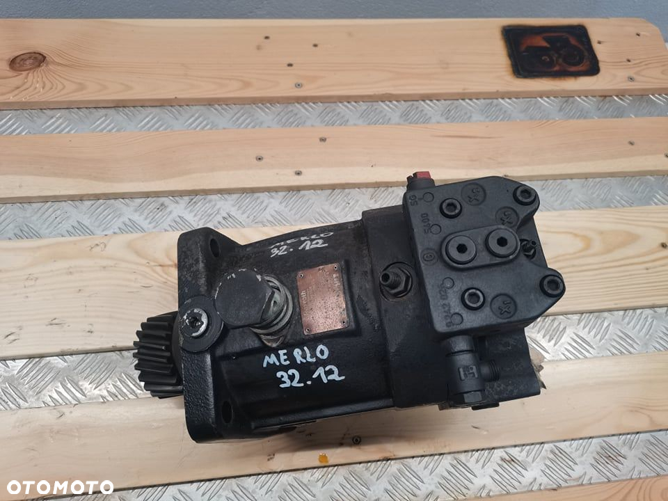Merlo P 32.12 {Hydromotor Rexroth A6VM107DA1} - 2