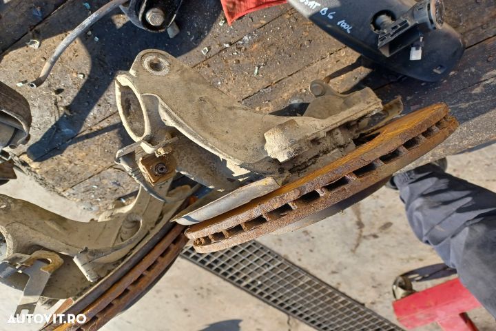 Fuzeta fata dreapta 2.0D 2007 Volkswagen VW Passat B6 [2005 - 2010] S - 3