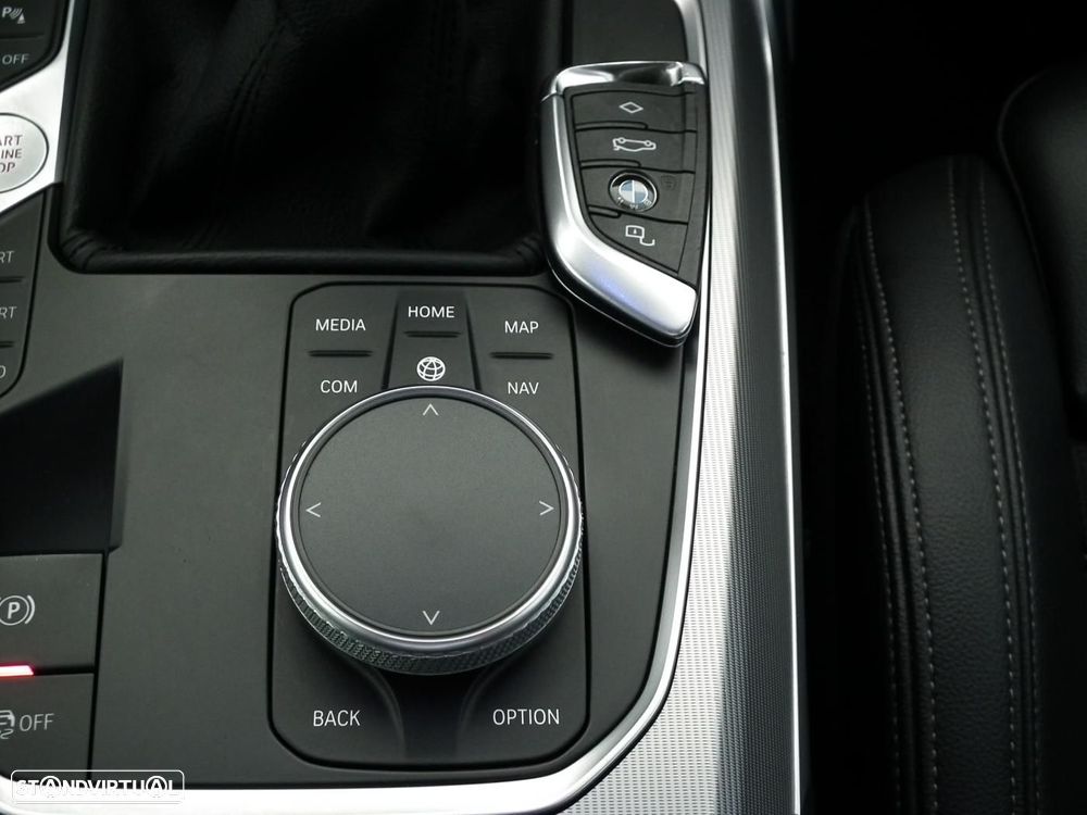 BMW 318 d Line Sport - 22