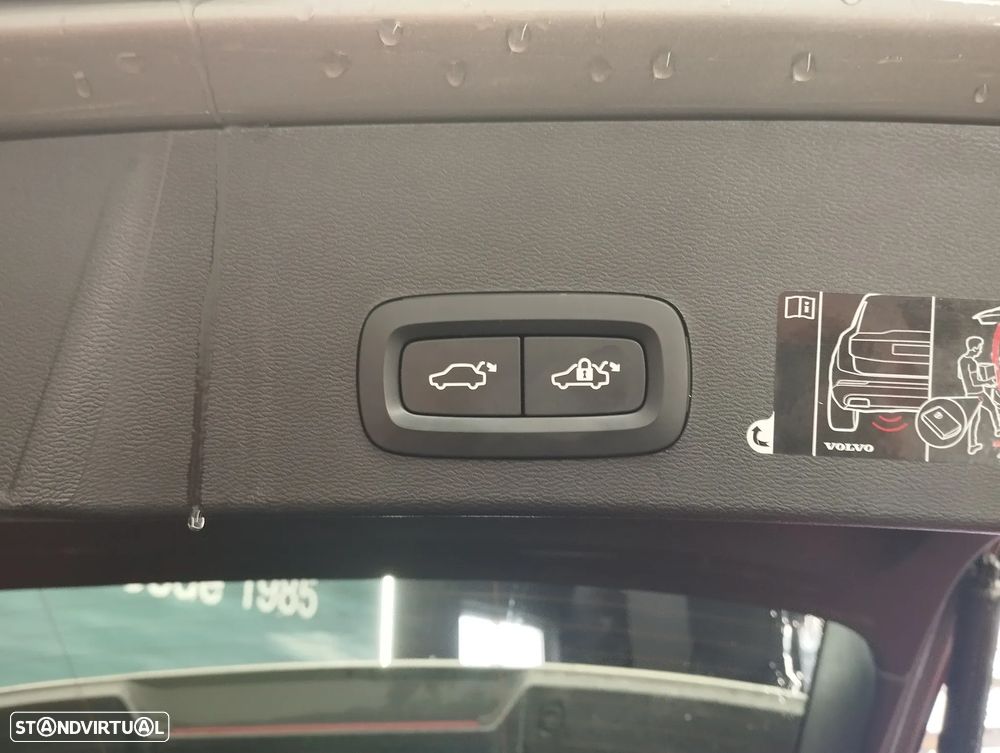 Volvo XC 40 2.0 D3 Momentum Geartronic - 12