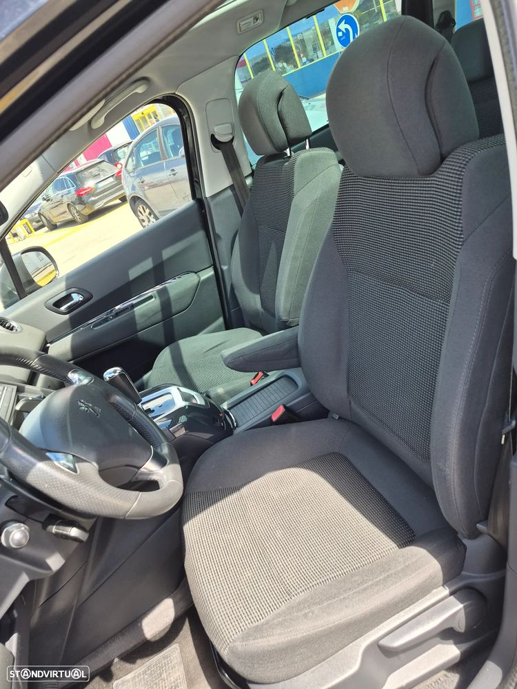 Peugeot 5008 1.6 E-HDi 7L Allure 2-Tronic - 11