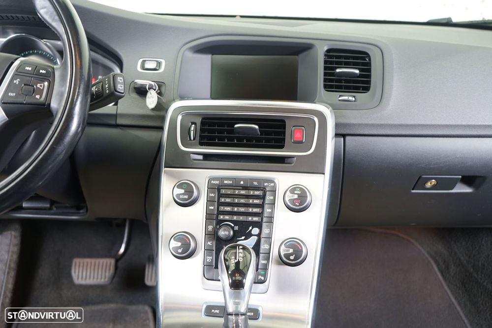 Volvo V60 2.4 D6 Summum AWD Phev - 30