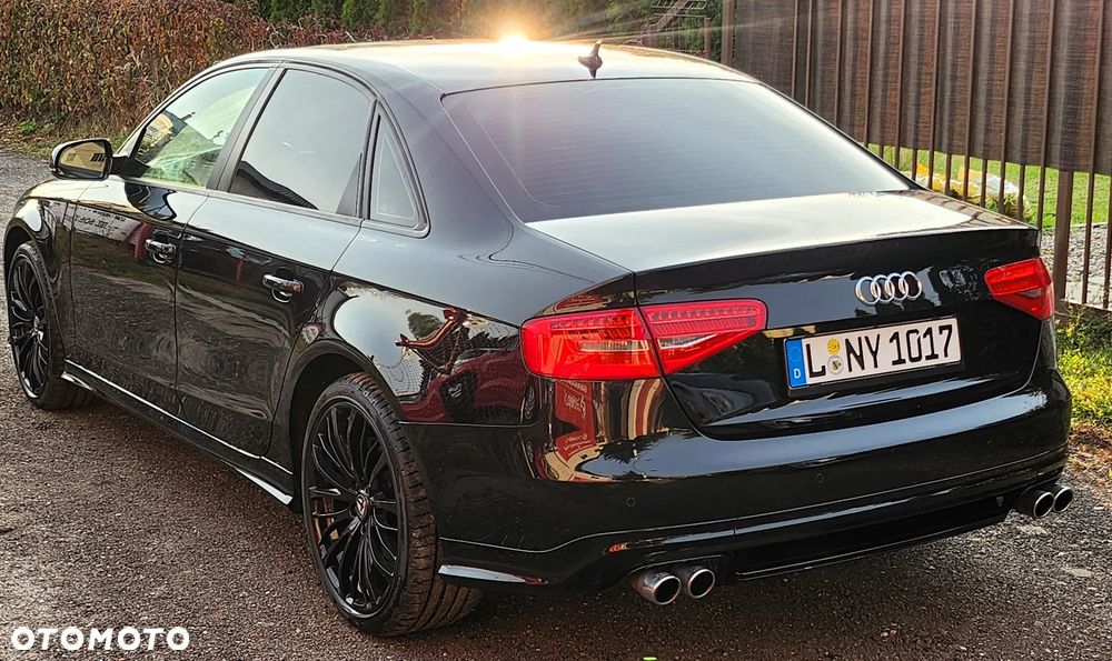 Audi A4 Limousine - 4