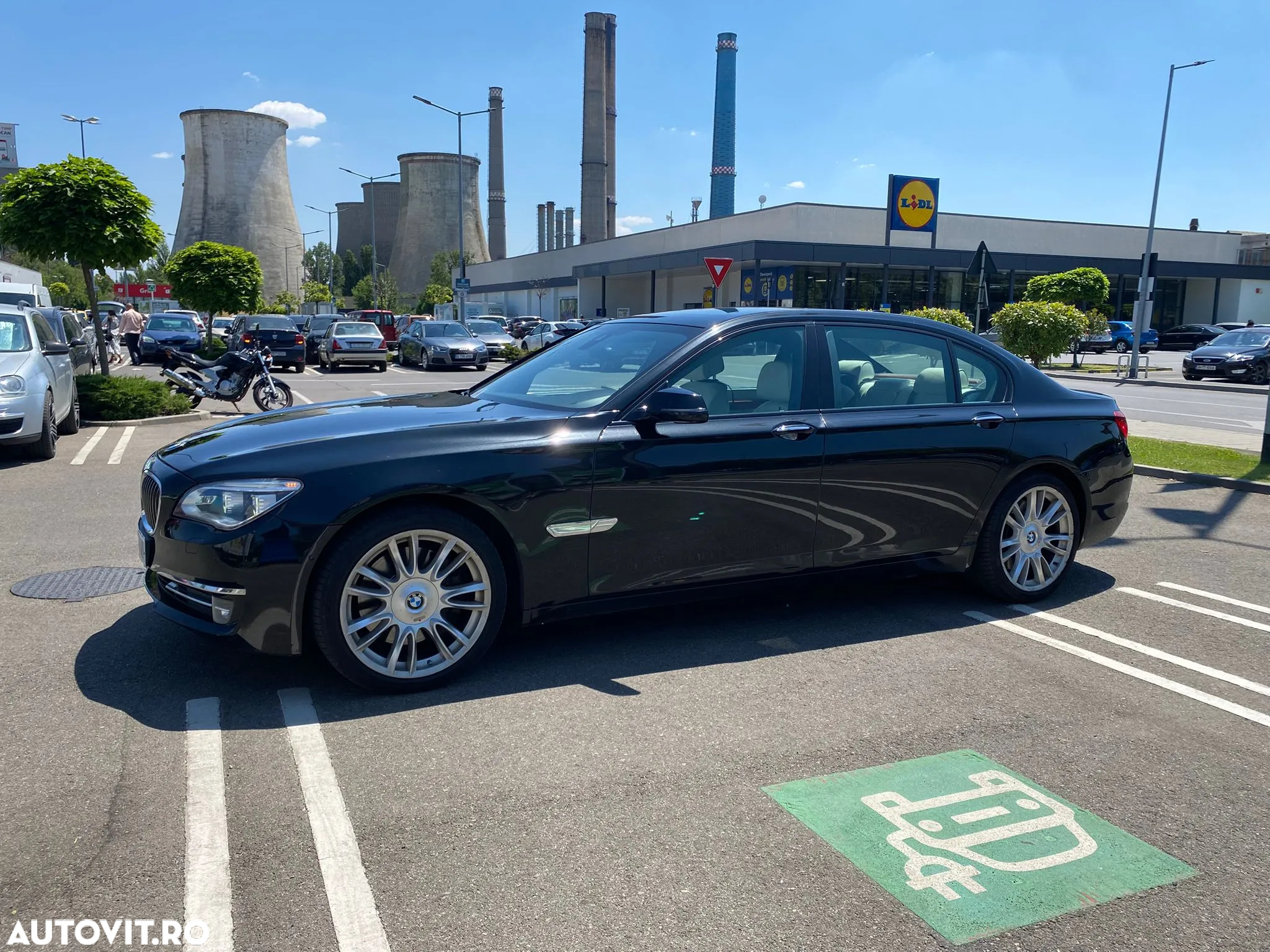 BMW Seria 7 750Ld xDrive - 13